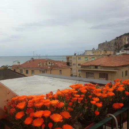 50 Metri Dal Mare Zona Pedonale 4° Piano No Ascensore