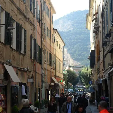 50 Metri Dal Mare Zona Pedonale 4° Piano No Ascensore Lägenhet Finale Ligure