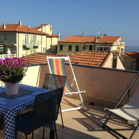 Lägenhet 50 Metri Dal Mare Zona Pedonale 4° Piano No Ascensore *