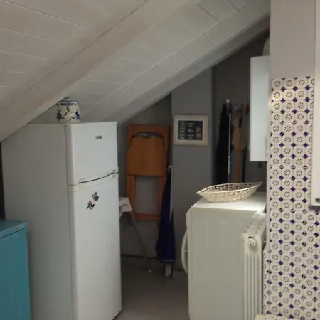50 Metri Dal Mare Zona Pedonale 4° Piano No Ascensore *